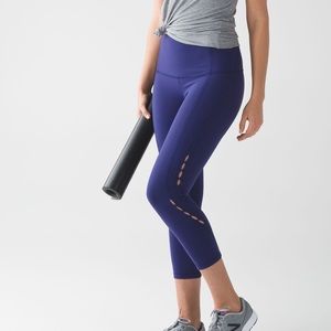 RARE Lululemon Wunder Under Crop Hi-Rise (peak)